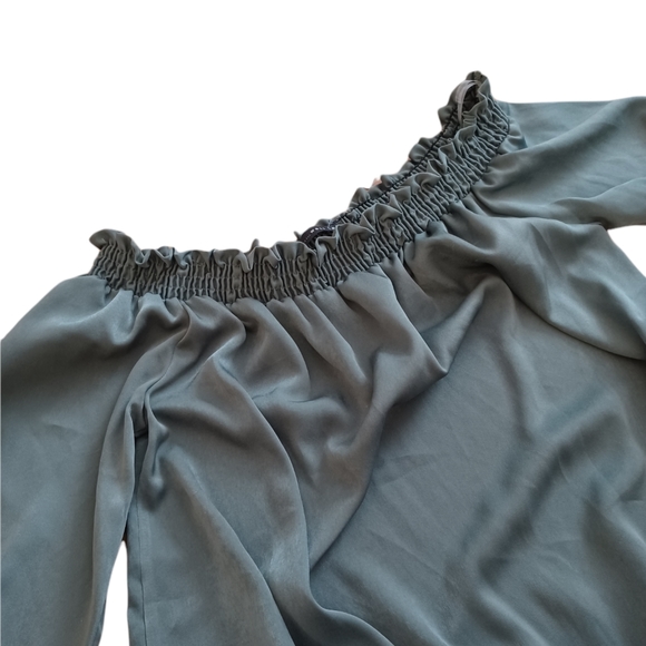 Top Off the Shoulder - Picture 7 of 12